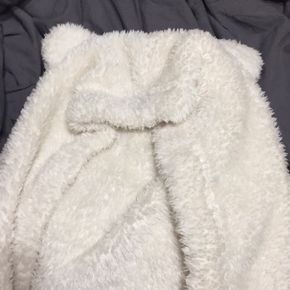 NWOT Hollister Fuzzy Hooded Robe - Picture 6 of 6